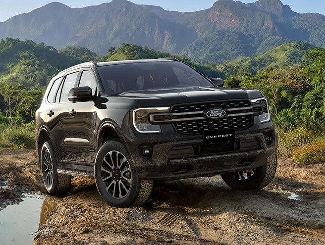 Ford Everest Platinum 2.0L 4x4 toàn cảnh ngoại thất tại Ford Hà Nội