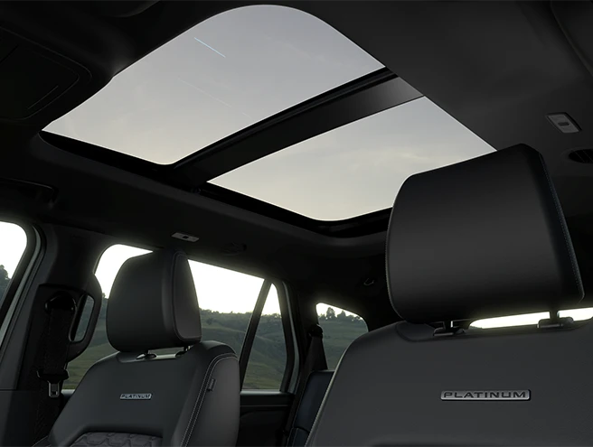 Cửa sổ trời toàn cảnh Panoramic Vista Roof trên Ford Everest Platinum 2.0L 4x4