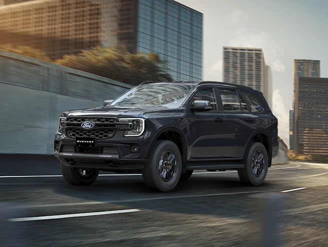 Ford Everest Active 2.0L AT 4x2 toàn cảnh ngoại thất tại Ford Hà Nội
