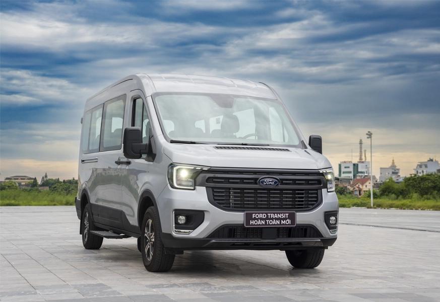 Ford Transit Trend 16 chỗ toàn cảnh ngoại thất tại Ford Hà Nội