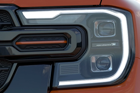 Đèn LED hình chữ C phía trước bên trái Ford Ranger Wildtrak 2.0L